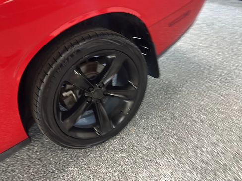 Used 2015 Dodge Challenger R/T w/ Quick Order Package 22B R/T RWD image 30
