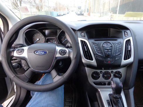 Used 2014 Ford Focus SE image 28