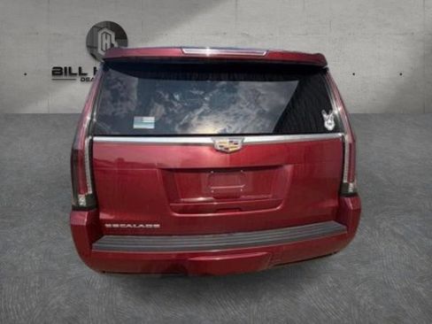 Used 2016 Cadillac Escalade Luxury AWD/4WD image 13
