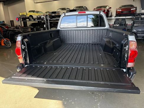 Used 2005 Toyota Tacoma PreRunner image 6