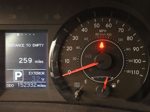 Used 2015 Toyota Sienna LE image 14