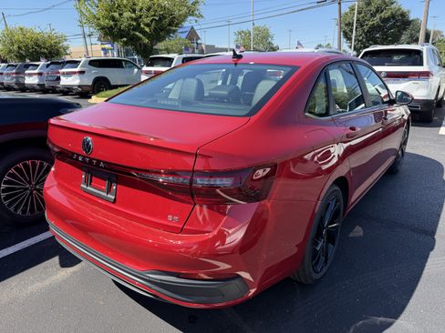 New 2026 Volkswagen Jetta SE FWD image 7
