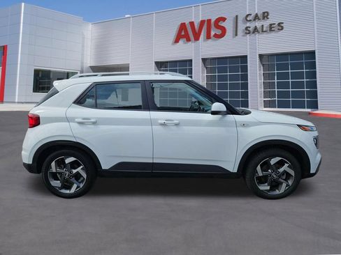 Used 2025 Hyundai Venue SEL FWD image 7