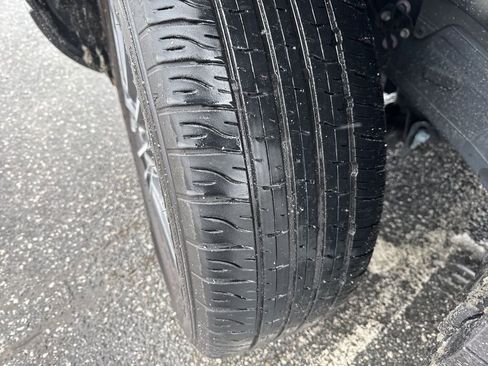 Used 2024 Lexus GX 550 550 Luxury w/ Cold Area Package image 35