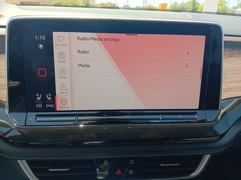 Used 2024 Volkswagen Atlas SEL Premium R-Line image 17