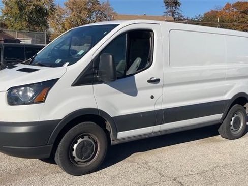 Used 2017 Ford Transit 250 130 Low Roof image 17