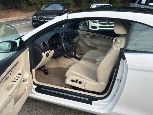 Used 2014 Volkswagen Eos FWD image 21