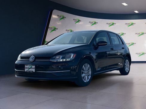 Used 2018 Volkswagen Golf S image 4