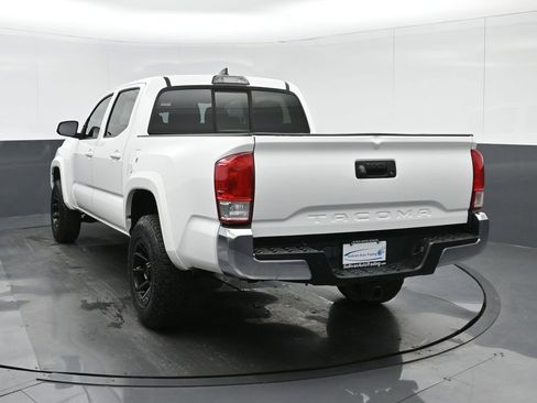 Used 2017 Toyota Tacoma SR5 image 5