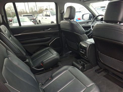 Used 2022 Jeep Grand Cherokee L Limited image 16