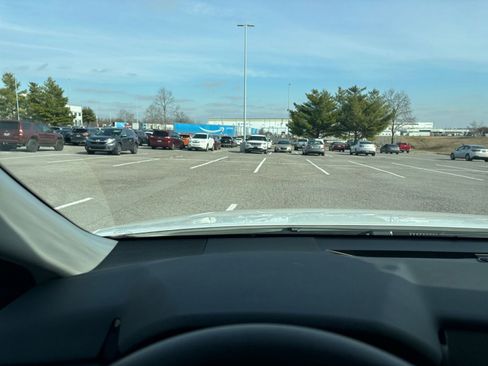 Used 2025 Toyota Camry LE image 33