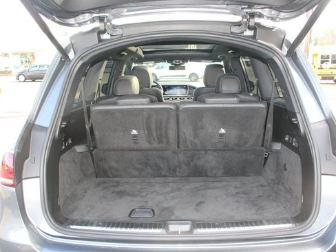 Used 2021 Mercedes-Benz GLS 450 4MATIC image 23