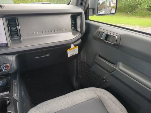 New 2025 Ford Bronco 4-Door image 15