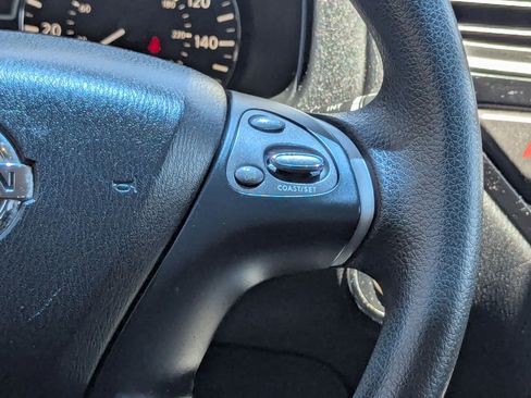 Used 2015 Nissan Pathfinder S FWD image 19