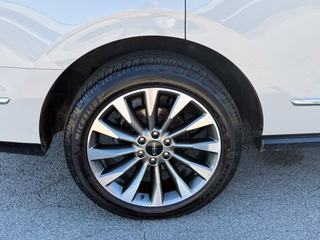 Used 2021 Lincoln Navigator Reserve w/ Luxury Package AWD/4WD image 12