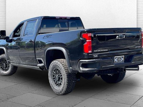New 2026 Chevrolet Silverado 2500 ZR2 AWD/4WD image 3