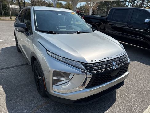 Used 2022 Mitsubishi Eclipse Cross LE image 3