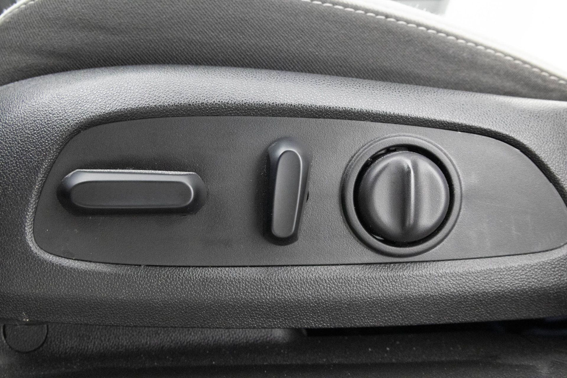 Used 2020 Chevrolet Equinox LS w/ LS Convenience Package FWD image 8