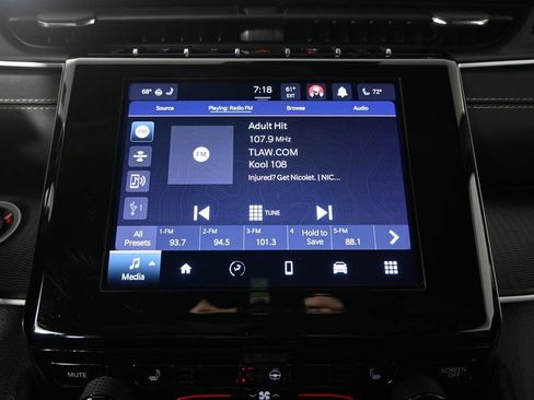 Used 2024 Jeep Grand Cherokee Altitude AWD/4WD image 26