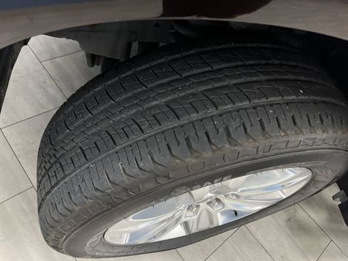 Used 2018 Ford F150 Platinum w/ Equipment Group 701A Luxury image 43