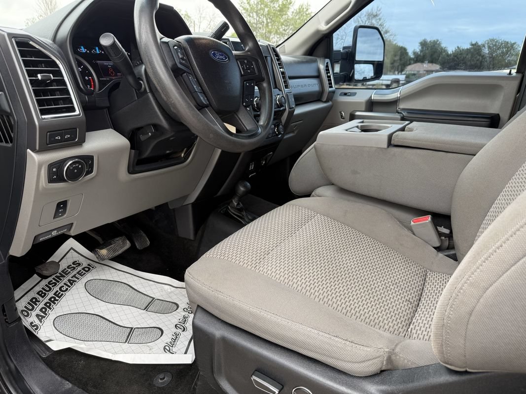 Used 2017 Ford F250 XLT w/ XLT Premium Package AWD/4WD image 29