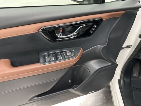 Used 2025 Subaru Forester Touring image 12