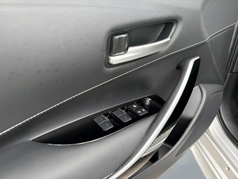 Used 2025 Toyota Corolla XSE FWD image 15