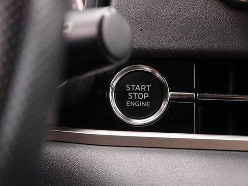 Used 2024 Mitsubishi Outlander SE Black Edition FWD image 16