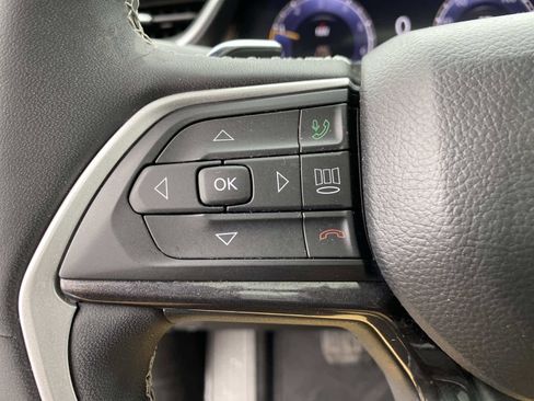 Certified 2023 Jeep Grand Cherokee Altitude image 18