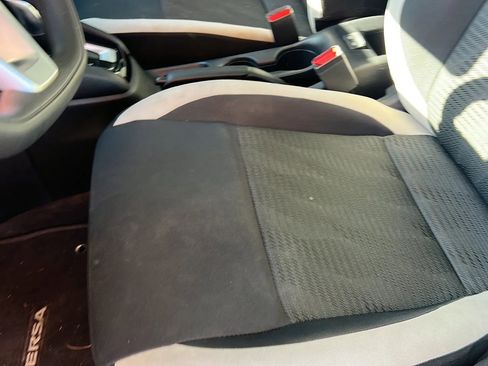 Used 2021 Nissan Versa SV image 28