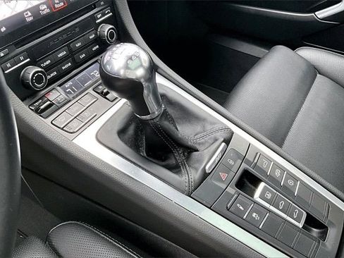 Used 2017 Porsche 911 Carrera 4 image 20