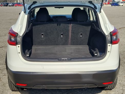 Used 2020 Nissan Rogue Sport S image 17