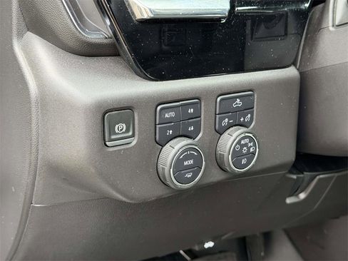 Used 2024 Chevrolet Silverado 1500 LT Trail Boss w/ Convenience Package II image 19