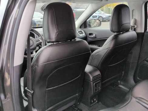 Used 2019 Jeep Compass Latitude w/ Popular Equipment Group image 19