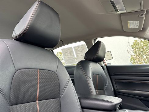 Certified 2022 Nissan Altima 2.5 SR image 18