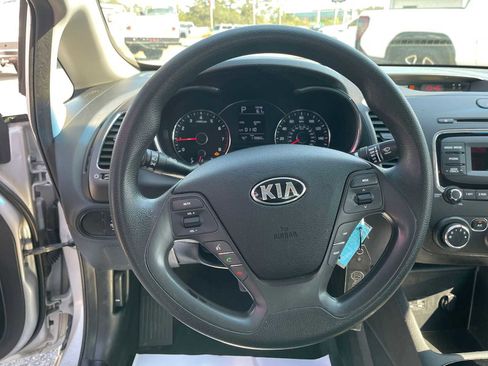 Used 2017 Kia Forte LX FWD image 15