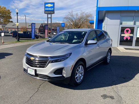 Used 2022 Chevrolet Equinox LT image 3