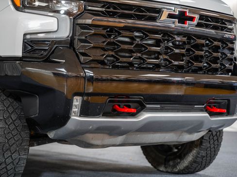 Used 2024 Chevrolet Silverado 1500 ZR2 image 10