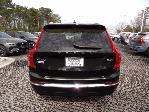 Certified 2024 Volvo XC90 B6 Plus w/ Protection Package Premier image 8