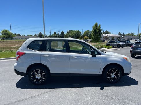 Used 2014 Subaru Forester 2.5i AWD/4WD image 5