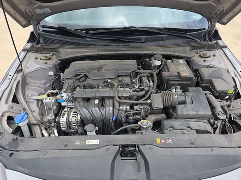 Used 2025 Hyundai Elantra SEL FWD image 18