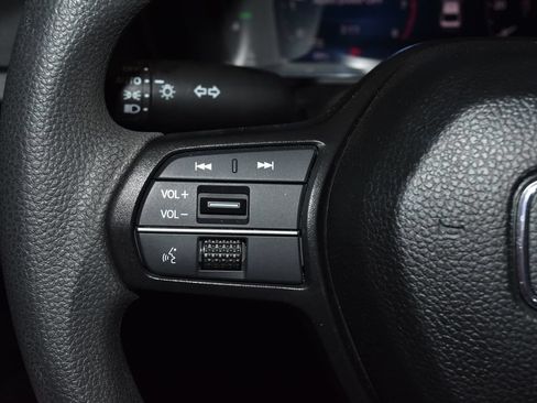 Used 2023 Honda Accord LX image 7