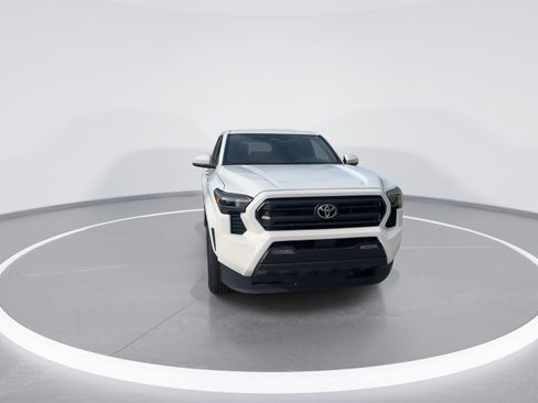 Used 2024 Toyota Tacoma SR5 image 2