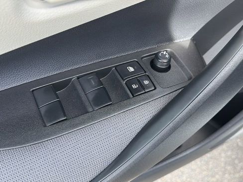 Used 2026 Toyota Corolla LE FWD image 15