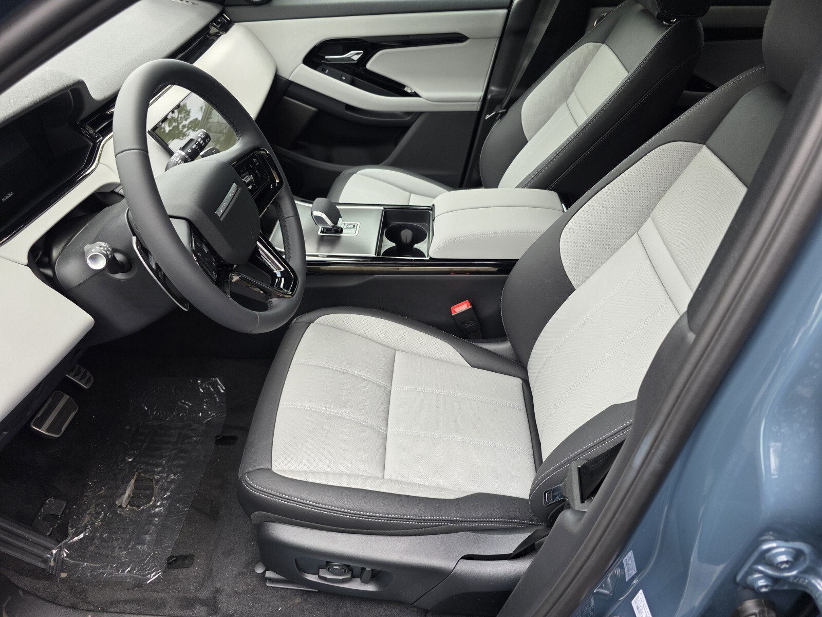 Used 2026 Land Rover Range Rover Evoque Hoxton AWD/4WD image 10
