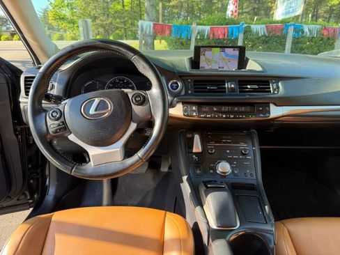 Used 2014 Lexus CT 200h image 14