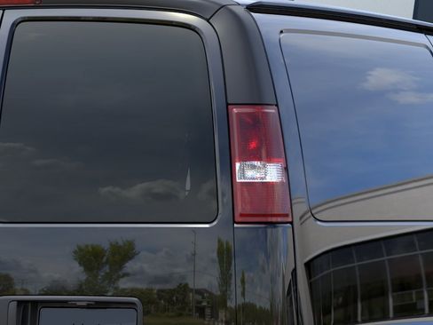 New 2026 GMC Savana 2500 w/ Driver Convenience Package RWD image 39