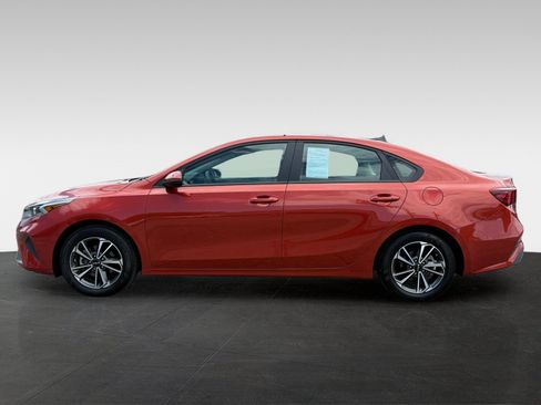 Used 2023 Kia Forte LXS w/ LXS Technology Package FWD image 8