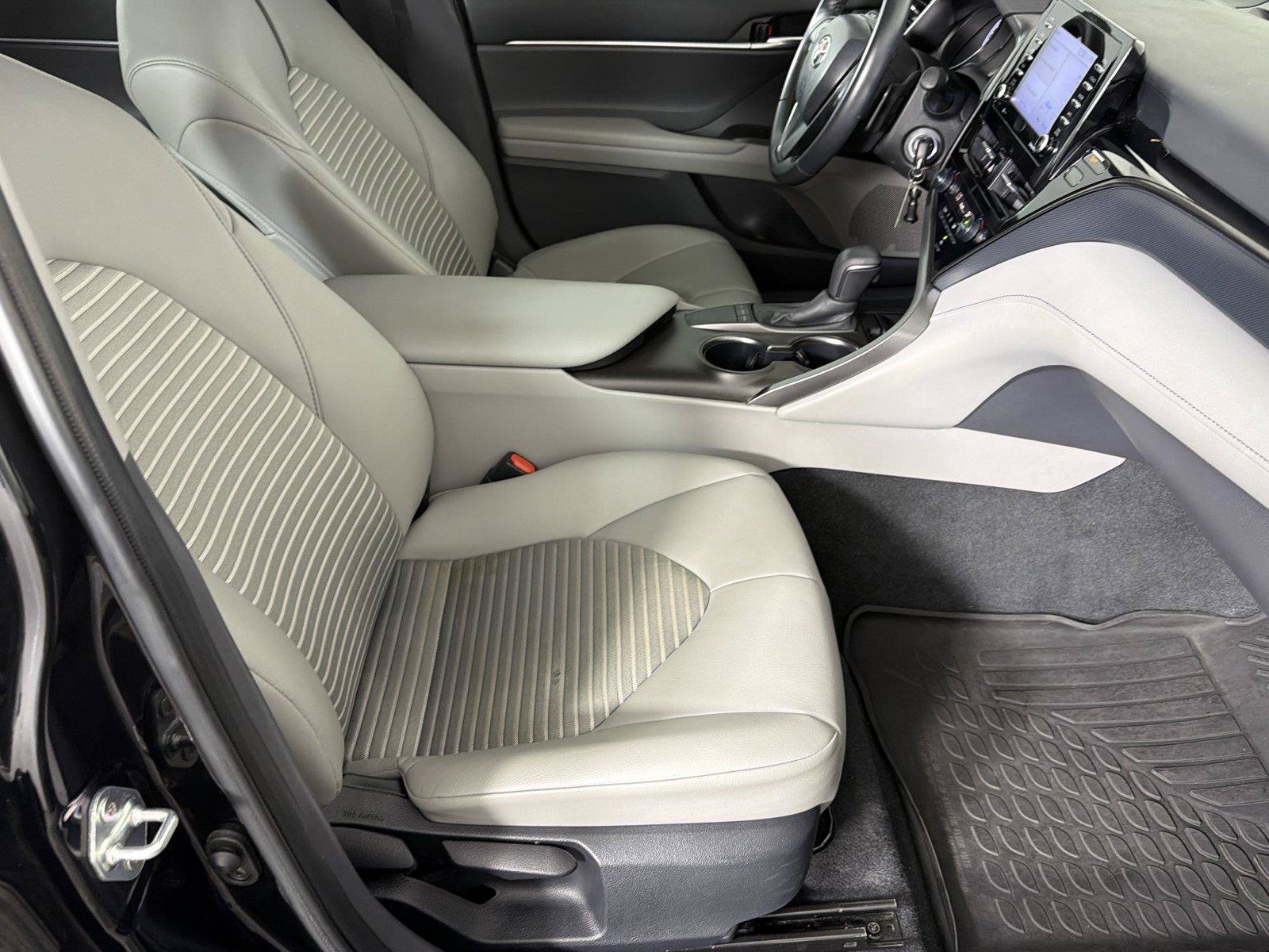 Used 2024 Toyota Camry SE FWD image 10