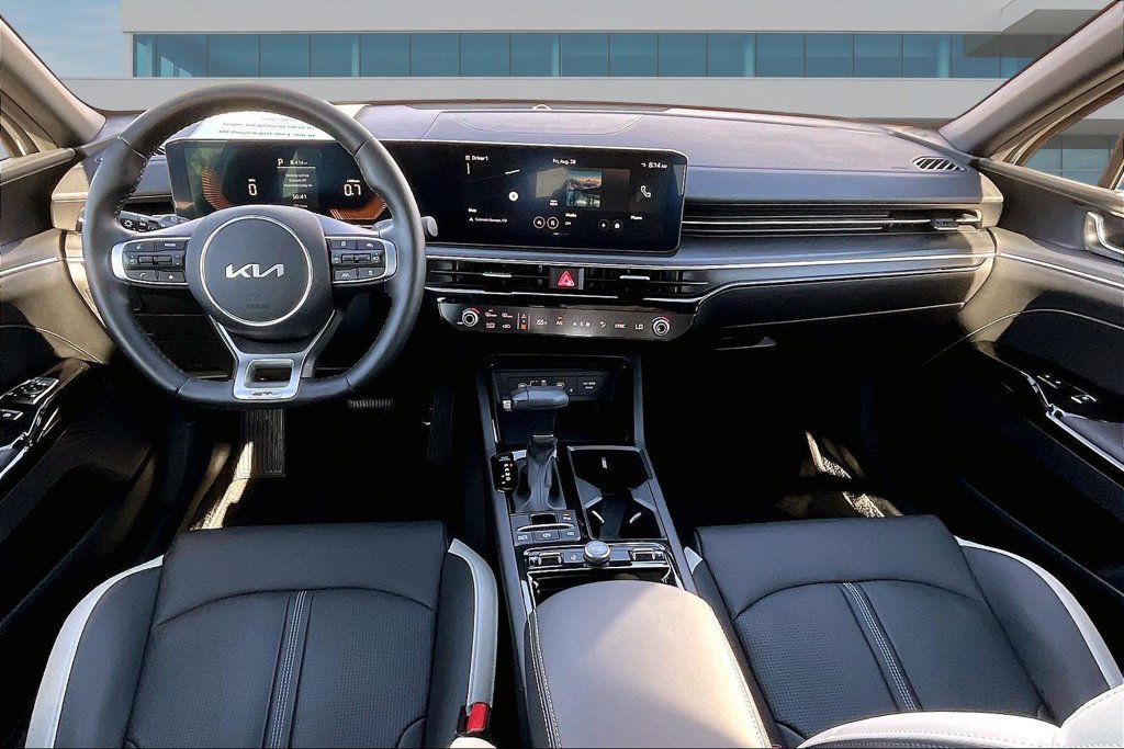 Used 2025 Kia K5 GT-Line AWD/4WD image 7